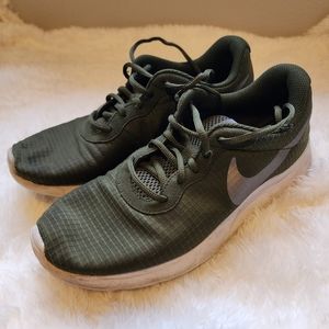 Nike Tanjun Running Shoes